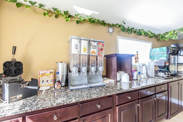 Rodeway Inn Calhoun